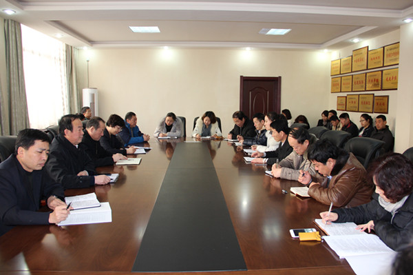 銅富公司傳達貫徹銅川礦業(yè)公司2017年安全工作會和穩(wěn)定工作會精神