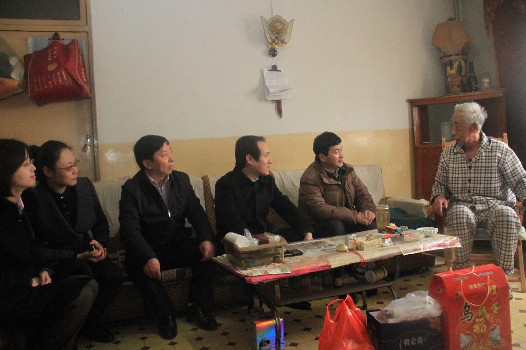 團(tuán)省委領(lǐng)導(dǎo)在公司領(lǐng)導(dǎo)... 